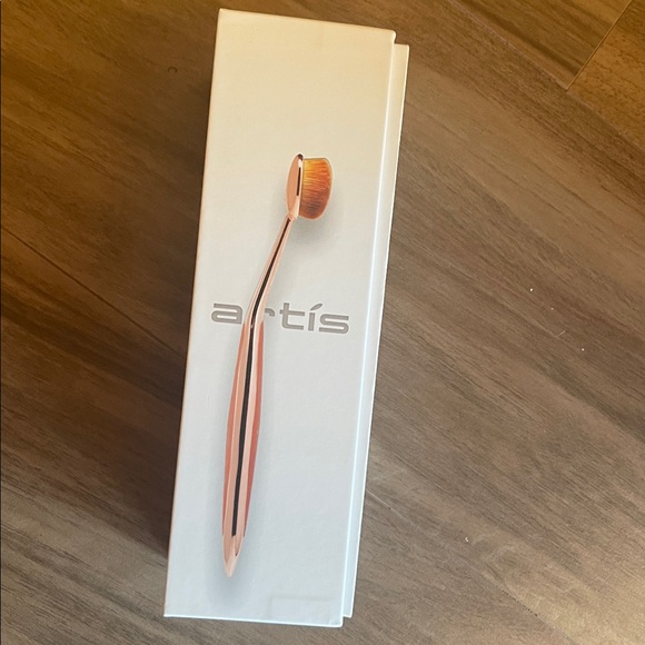 NIB Artis Rose Gold Oval 4 Brush - Picture 6 of 8